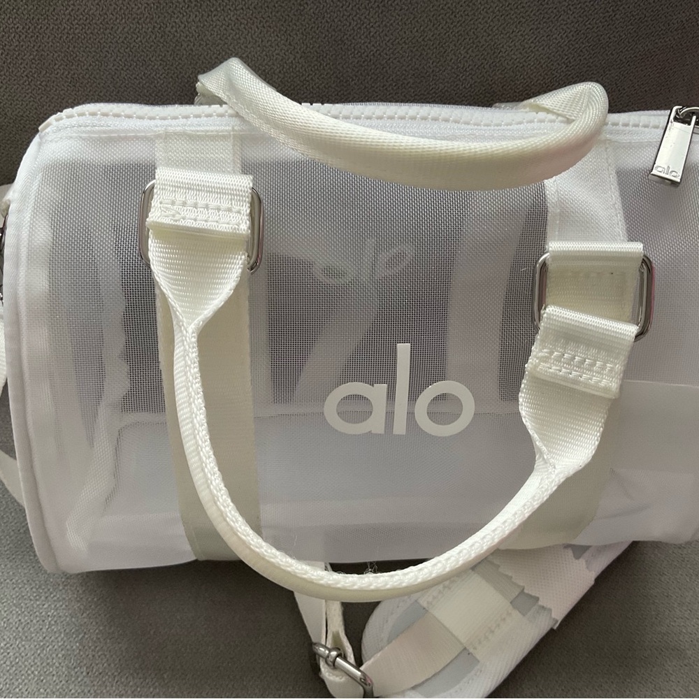 Alo Yoga Mini Sheer Duffle Bag White - Picture 10 of 10